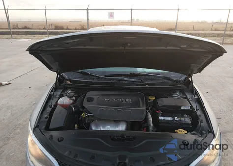 2015 Chrysler 200 C z USA, uszkodzony, nr VIN 1C3CCCCB7FN520537